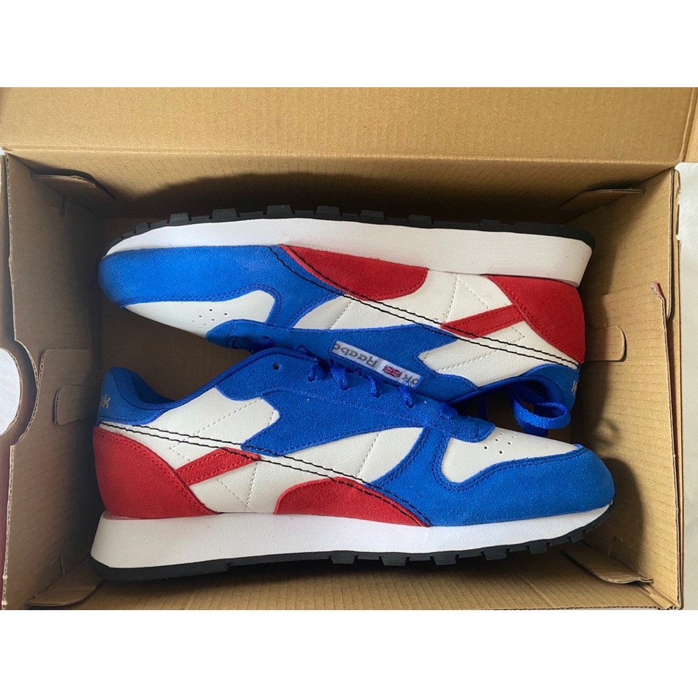 REEBOK Classic Leather Running Shoes | Size 6 | Youth - Junior